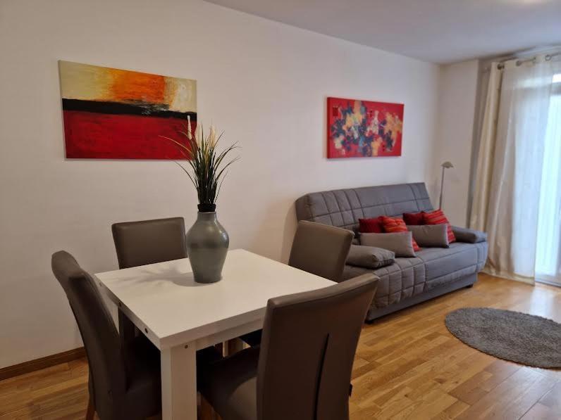 Apartamento Torres บาเลนเซีย ภายนอก รูปภาพ